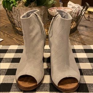 Toms suede peep toe shoes